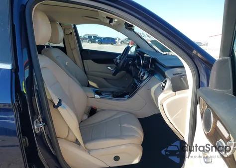 2022 Mercedes-Benz Glc 300 Suv z USA, uszkodzony, nr VIN W1N0G8DB4NG059517